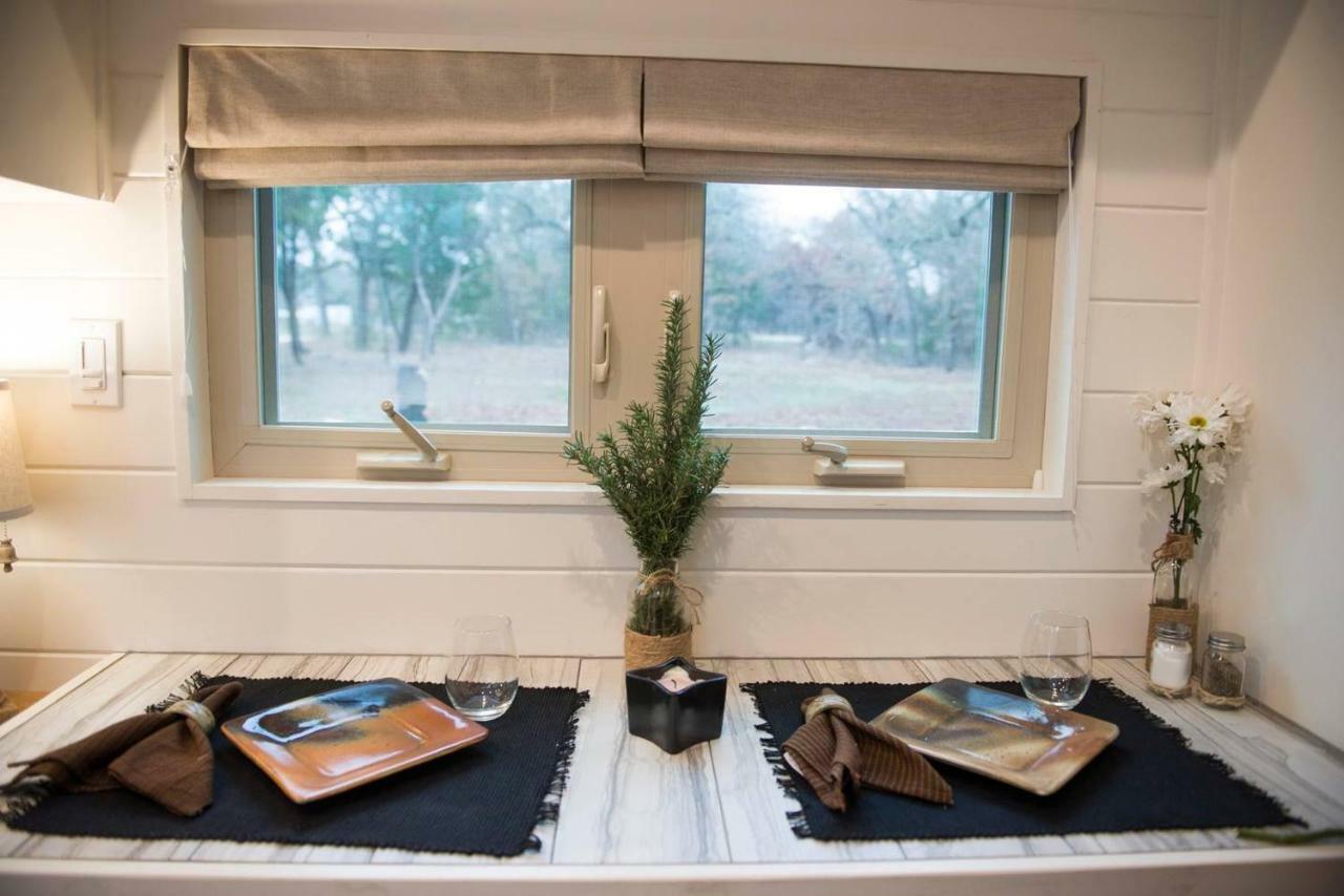 Elegant Tiny House in WacoâNear Magnolia Vila Exterior foto